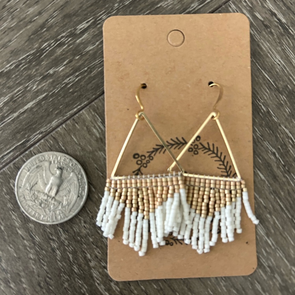 Elegant Gold and White Beaded Earrings Handmade - Picture 2 of 3